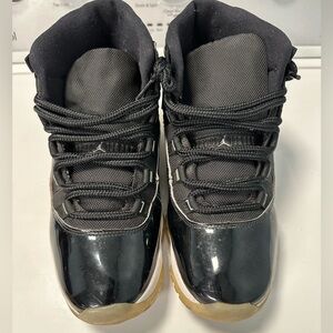 Jordan 11’s black and white. No original box!
